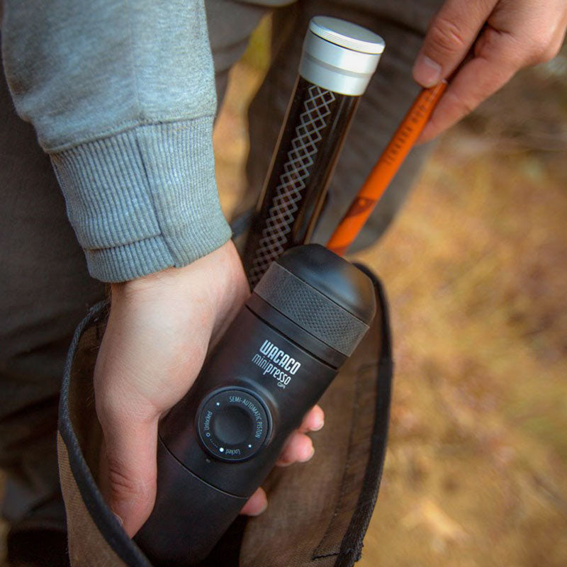 Φορητή μηχανή espresso Minipresso GR από τη WACACO