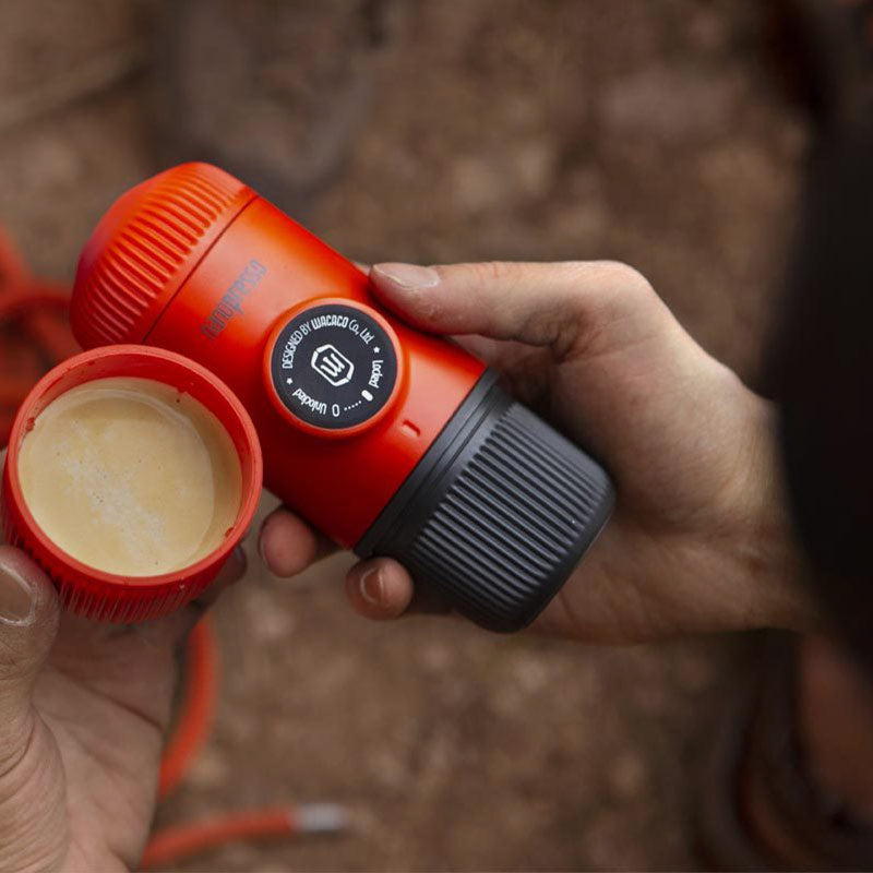 Φορητή μηχανή Nanopresso GR και θήκη από τη WACACO