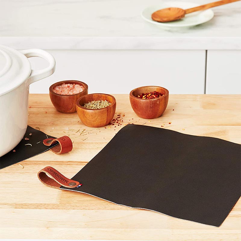 Δερμάτινη χειροποίητη πιάστρα Pot Holder της COMBEKK